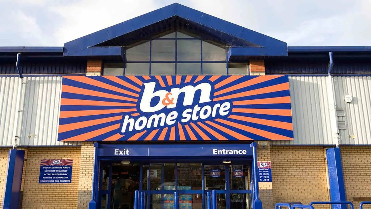B&M Neck Fan for £10 Beats Tesco's £18 Model During Heatwave