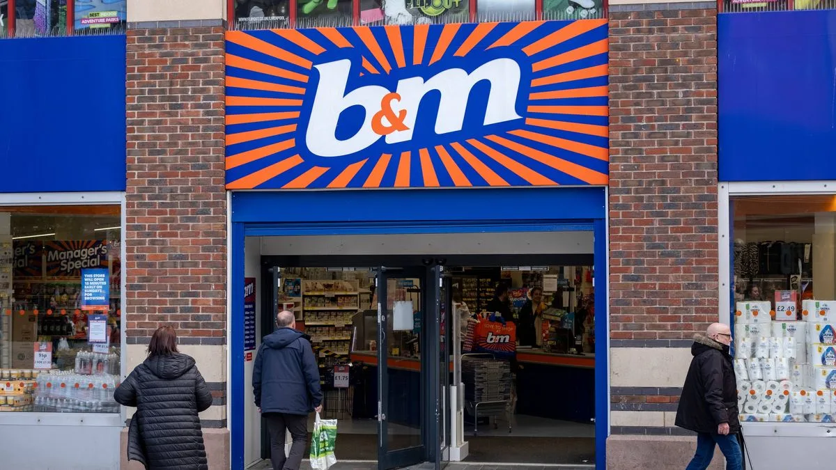 B&M's £20 Solar Squirrel Ornament Adds Light to Gardens