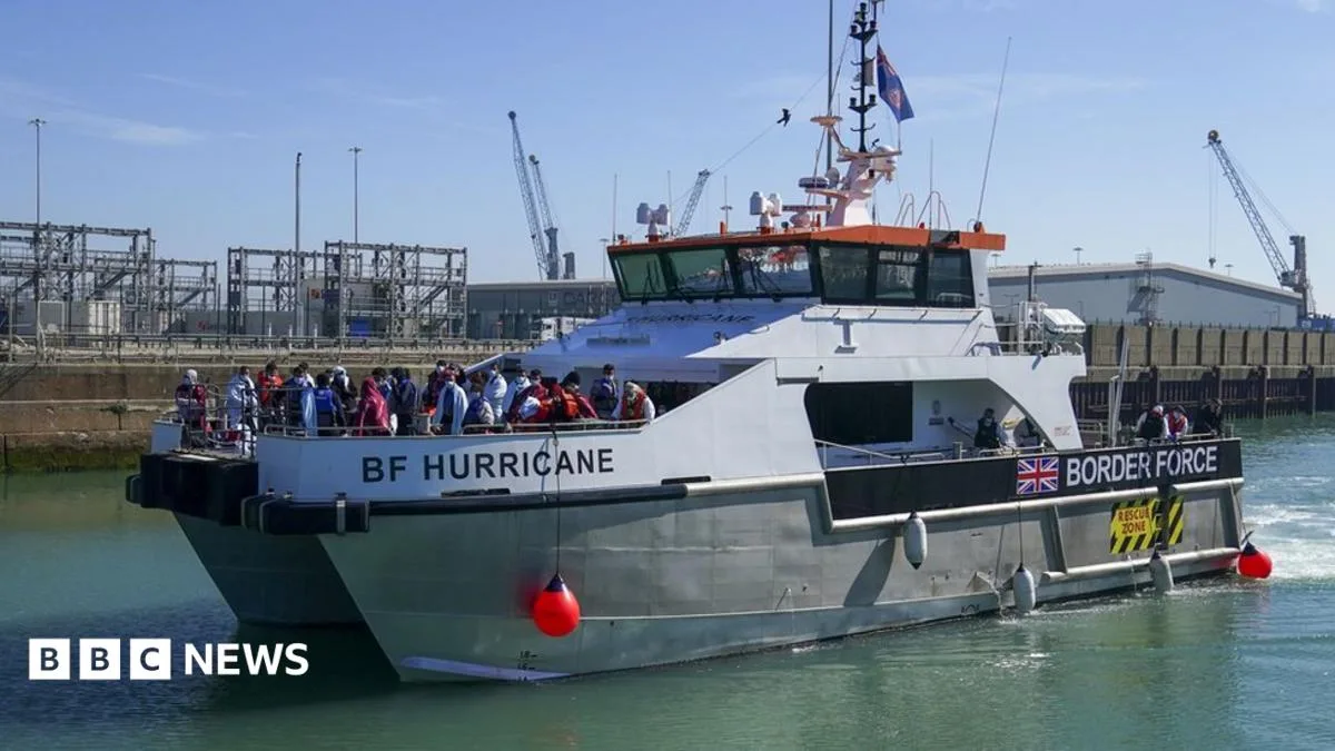 UK Government Authorises Turning Back Migrant Boats in Channel