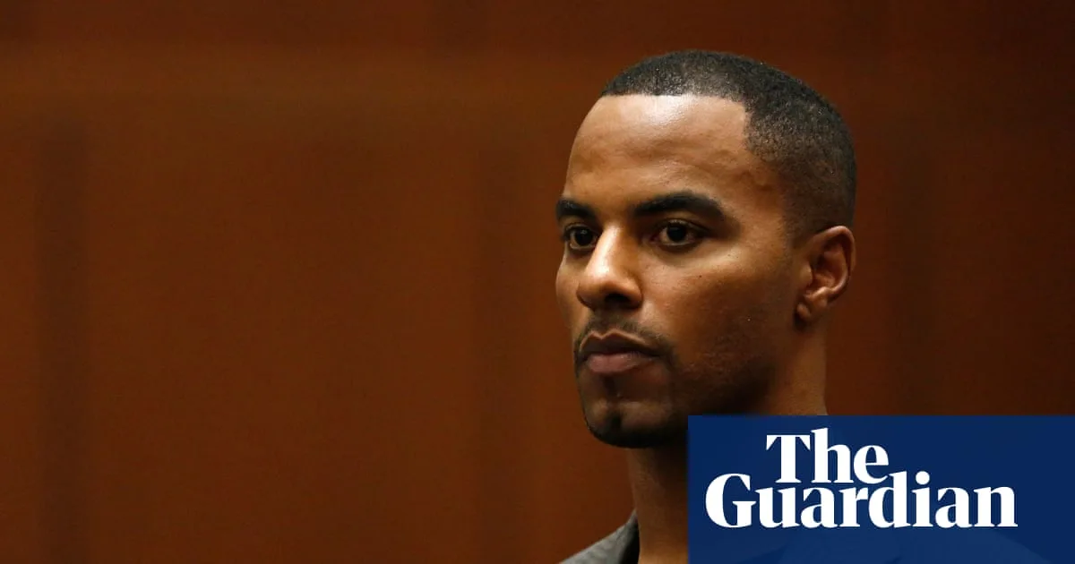 Serial Rapist Ex-NFL Star Darren Sharper Transferred to Halfway House