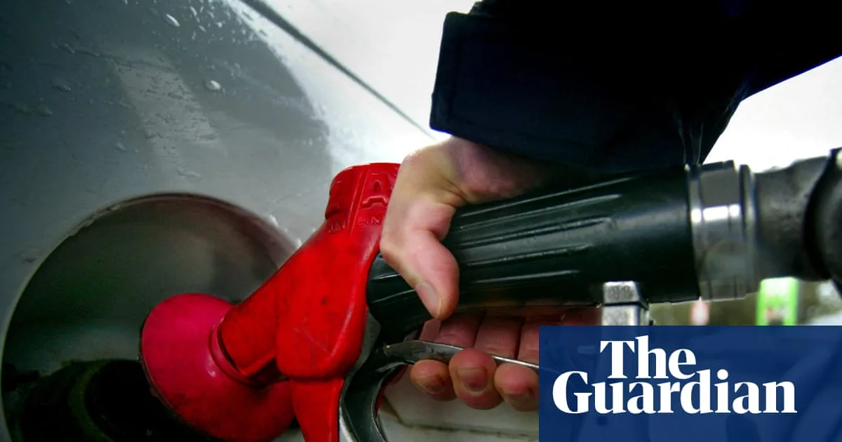 Bowen Urges Motorists Not to Panic-Buy Fuel Amid Middle East Tensions