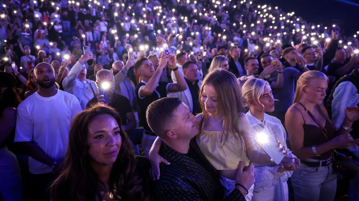 Boxing Legends Unite for Ricky Hatton Tribute in Manchester