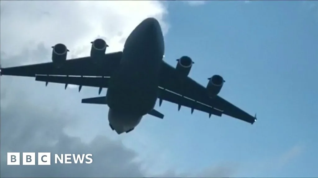RAAF Plane Flies Low Over Brisbane in Riverfire Prep