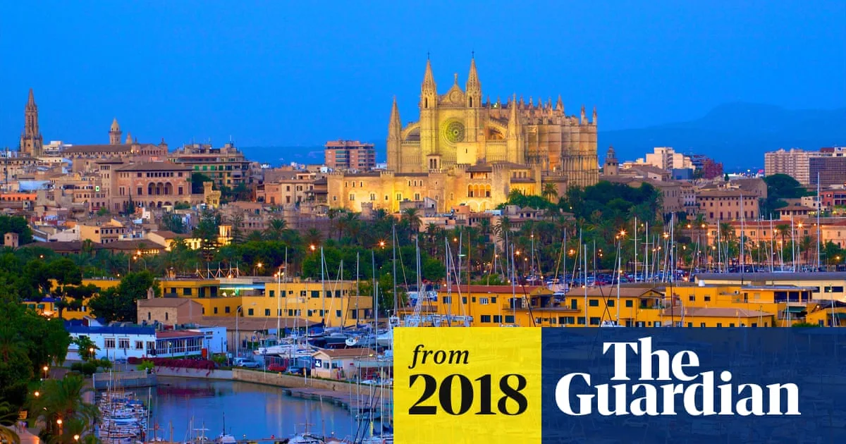 British Man Dies After Balcony Fall in Mallorca