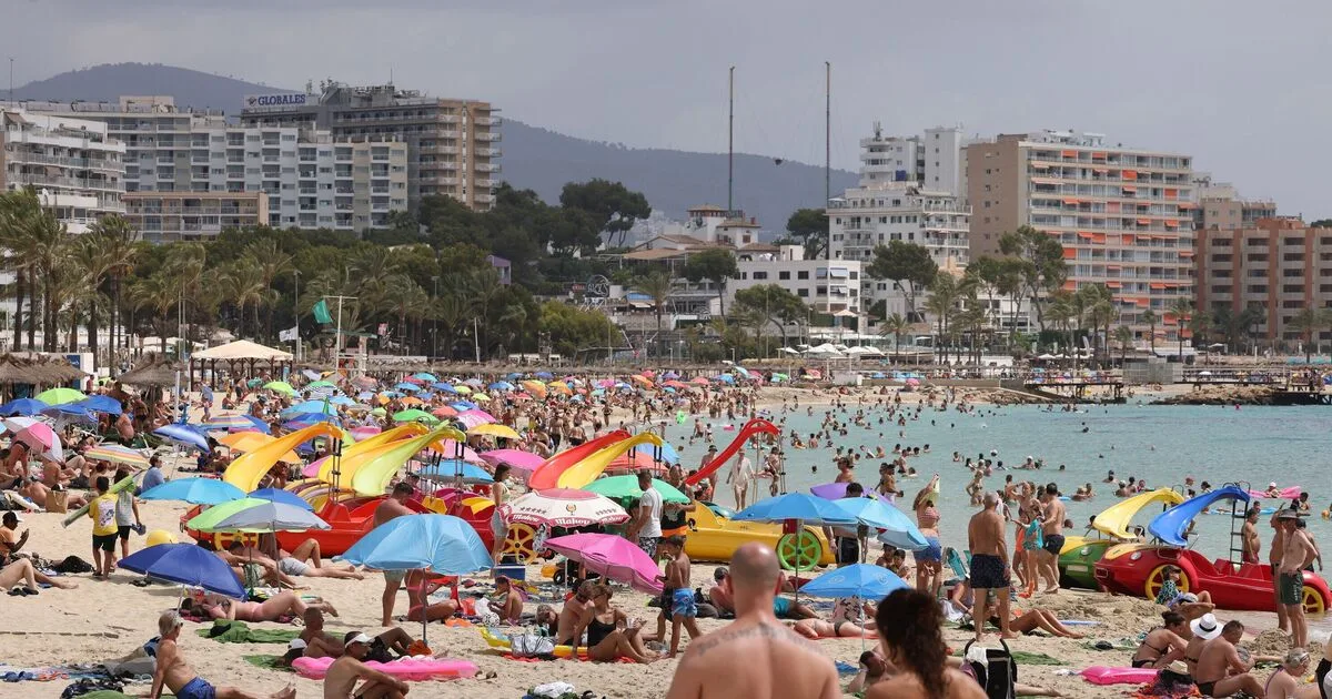 British Tourists Warned About Casual Clothing in Spain