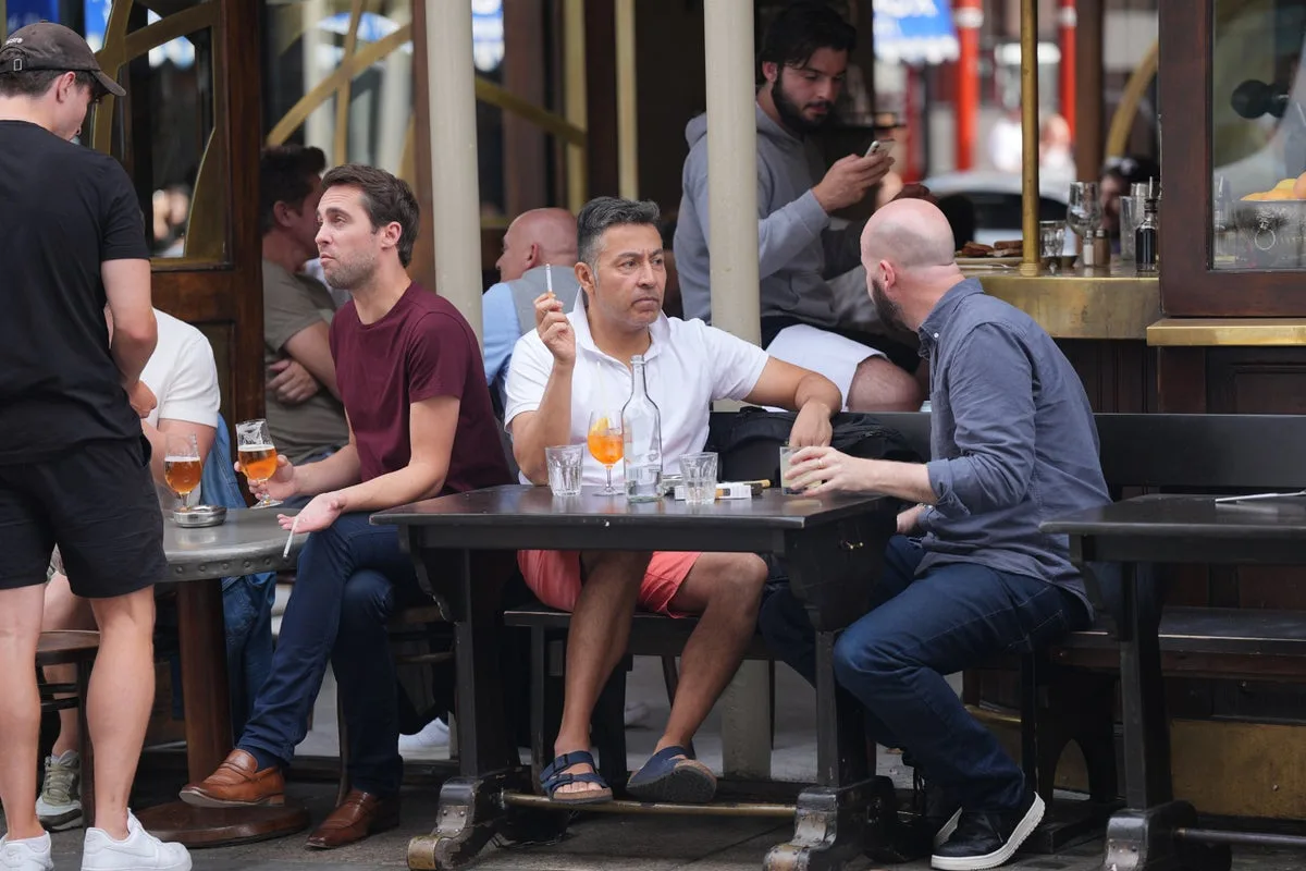 Majority of Britons Support Smoking Ban in Pub Gardens, Survey Shows