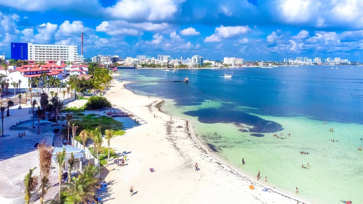 Brits Warned of £360 Fines for Vaping in Mexico as 2026 Rules Kick In