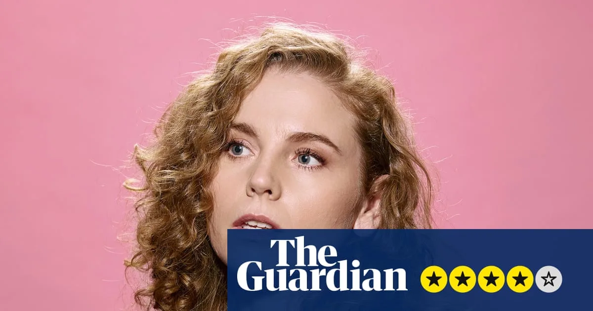 Bronwyn Kuss Review: Dry Comedy on Childfree Life in Late 30s