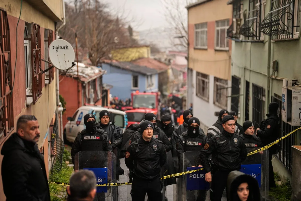 Gas Explosion Causes Two Buildings to Collapse in Central Istanbul, Rescue Underway
