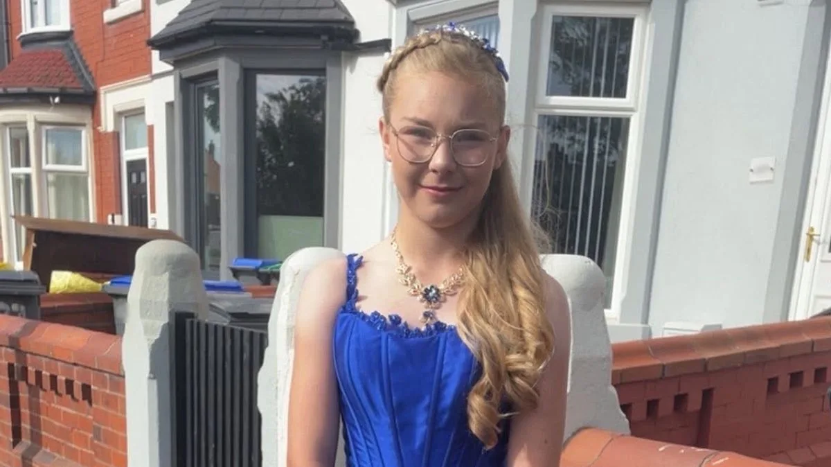 Bullied Girl's Prom Dress Torn by Bullies, Community Rallies for Second Bash