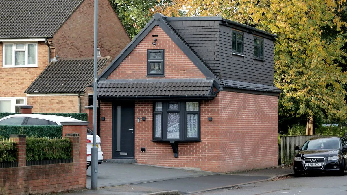 Birmingham Homeowners Refuse to Demolish Unauthorised Two-Storey Gym Built on Driveway