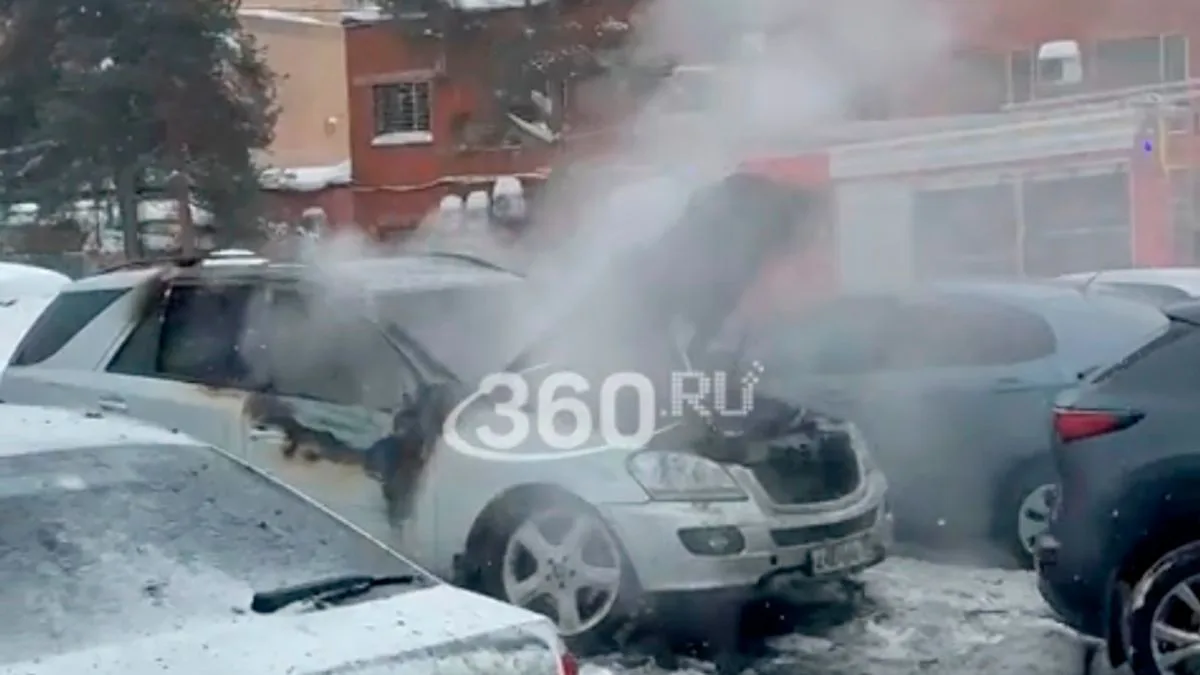 Car Explodes Outside Putin's Secret Moscow IT Centre