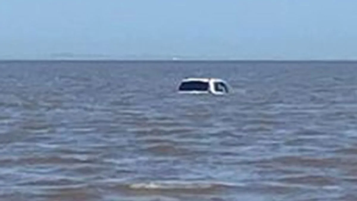Car Submerged by Tide After Getting Stuck on Cleethorpes Beach