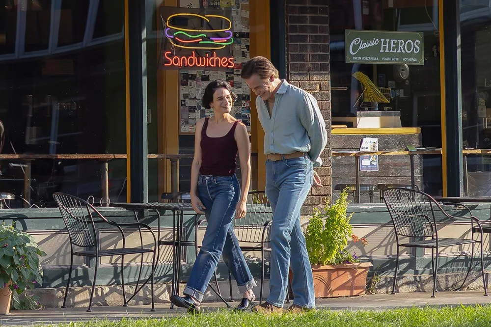 'Carousel' Review: Chris Pine and Jenny Slate Star in a Languid Sundance Drama
