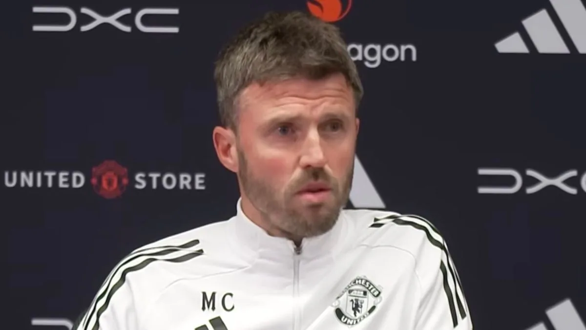 Carrick Gives Coy Response to Man Utd Job Question
