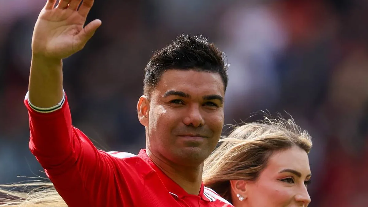 Casemiro Leaves Manchester United Early as Carrick Confirms Farewell