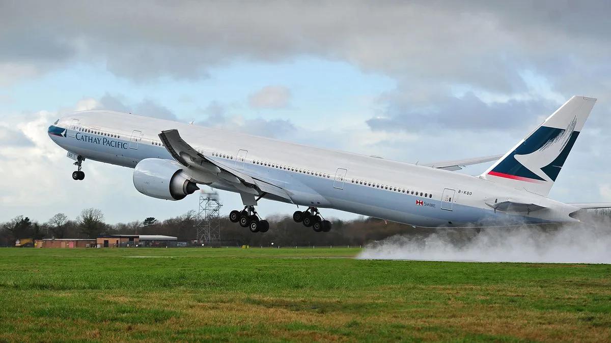 Cathay Pacific Suspends Dubai Flights Until May Amid Iran Crisis