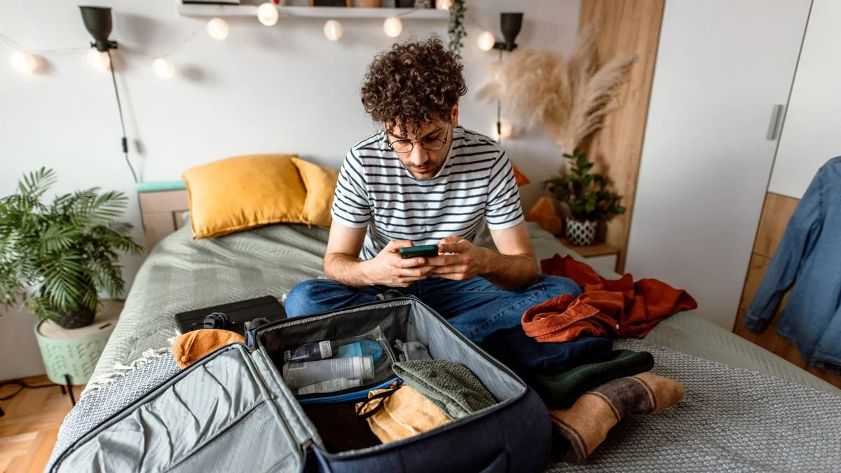 Holidaymakers Warned Not to Unpack Luggage in Bedroom to Avoid Bed Bugs