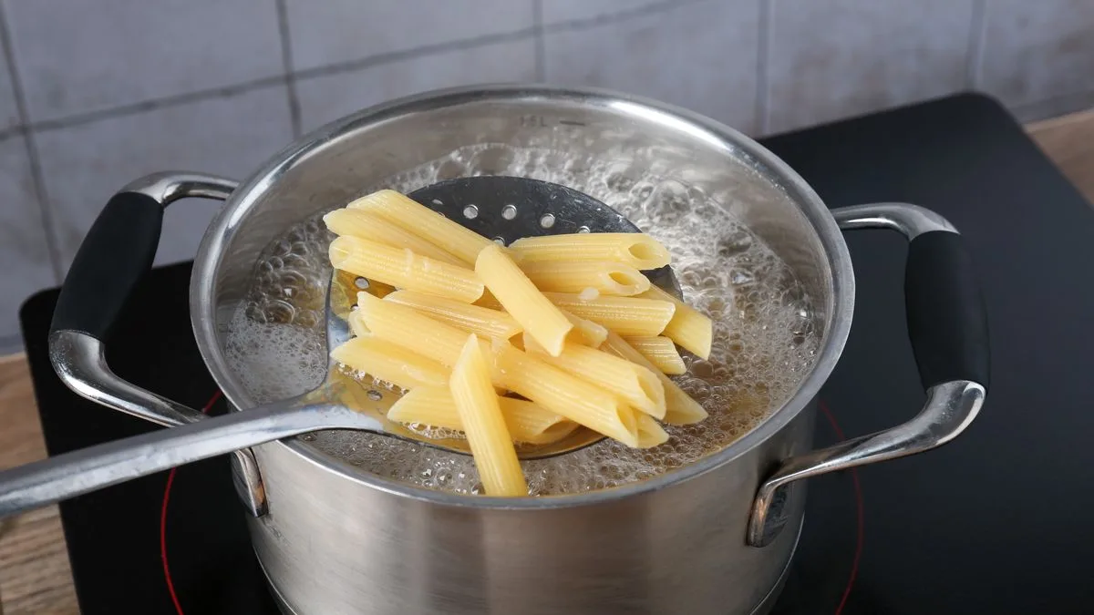 Michelin Star Chef Warns of Four 'Unforgivable' Pasta Boiling Mistakes