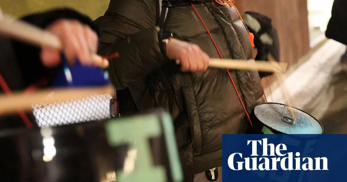 US Cities Fight Back Against ICE Raids with Creative Tactics