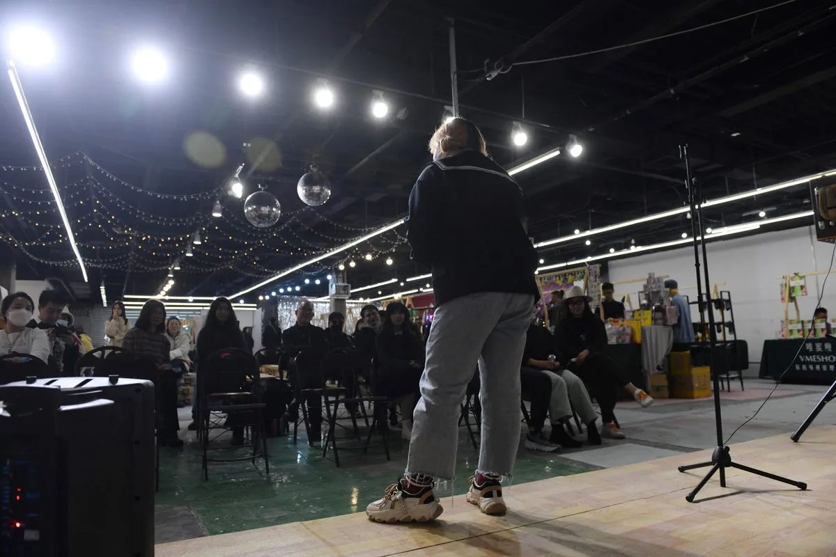 China warns comedians against gender-based jokes