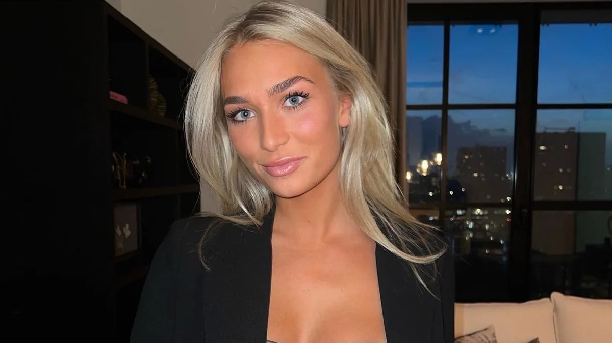 Cody Gakpo's Girlfriend Noa van der Bij Flaunts Luxury Lifestyle Ahead of Man United Clash