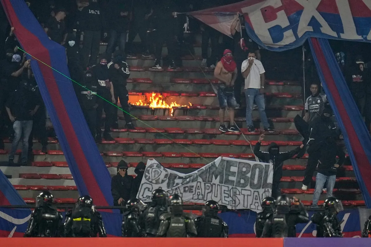 Copa Libertadores Match Suspended After Three Minutes Due to Fan Protest
