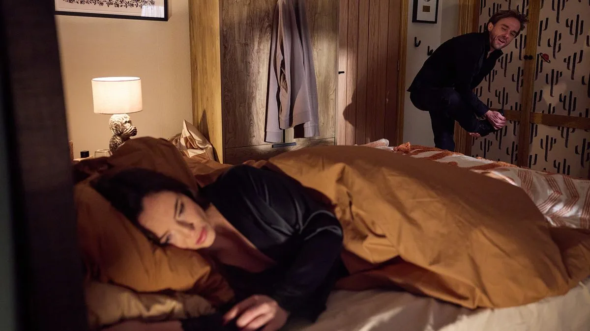 Coronation Street Spoilers Hint At Murder Victim As Lies Unravel