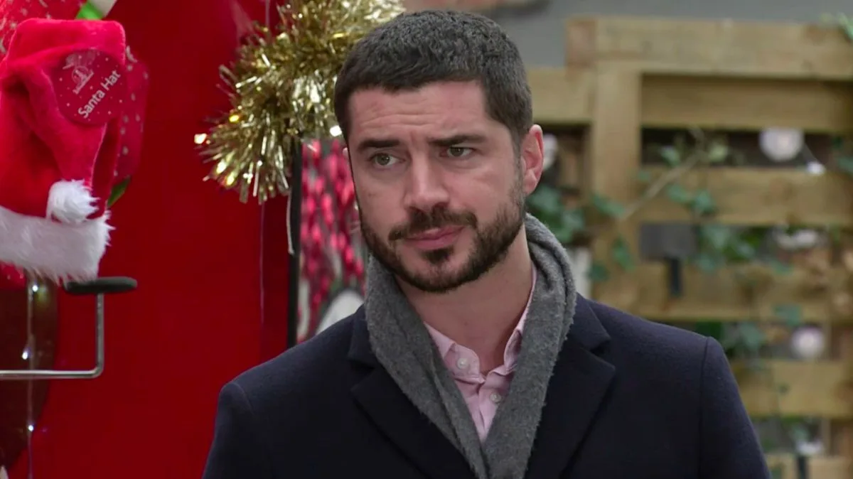 Coronation Street 2022 Spoilers: Car Accident Cover-Up, Pregnancy Scare and Heart Surgery