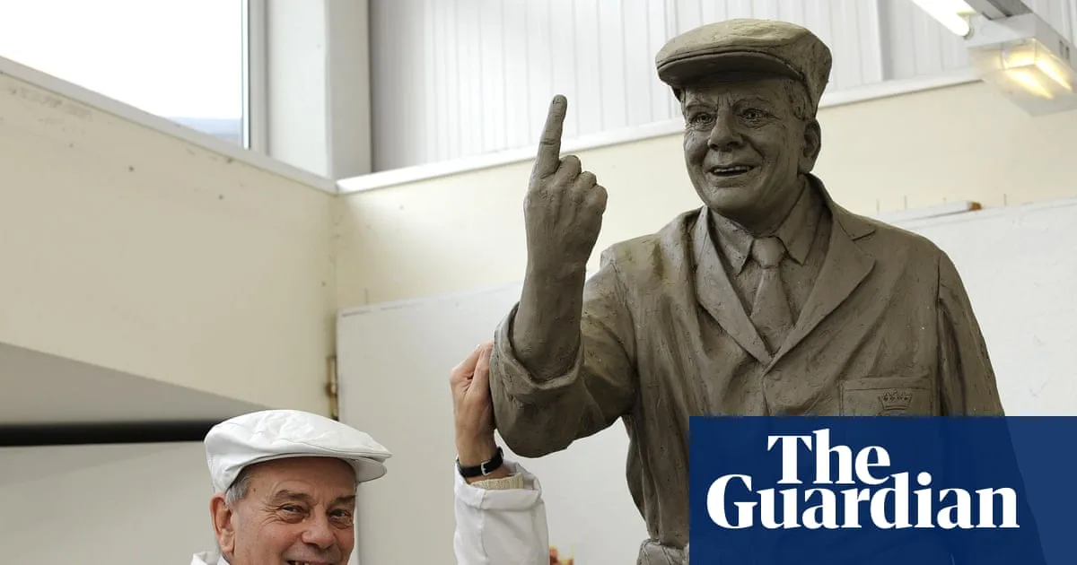 Legendary Cricket Umpire Dickie Bird Dies at 92