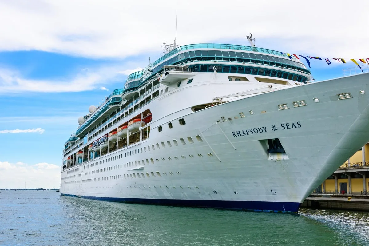 Cruise Passenger Jumps Overboard to Avoid $16,000 Gambling Debt