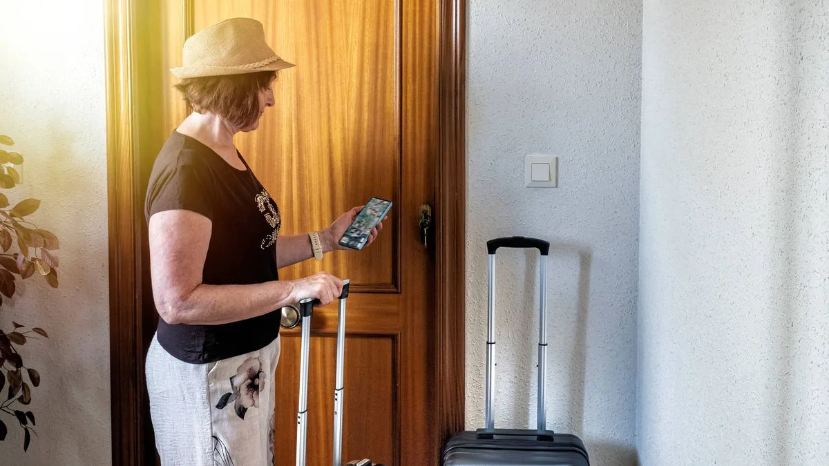 Currency Warning for Brits Buying Overseas Property Costs Thousands