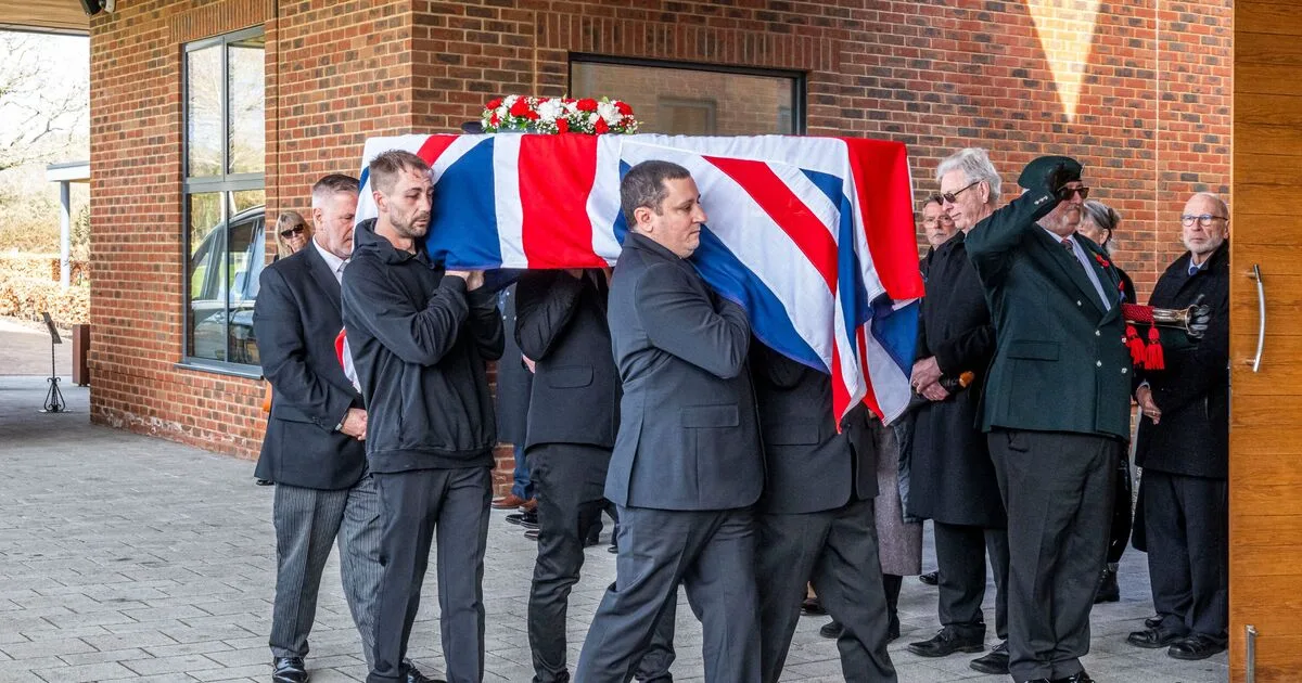D-Day Hero Jim Justice Receives Final Salute from Strangers After Funeral Appeal