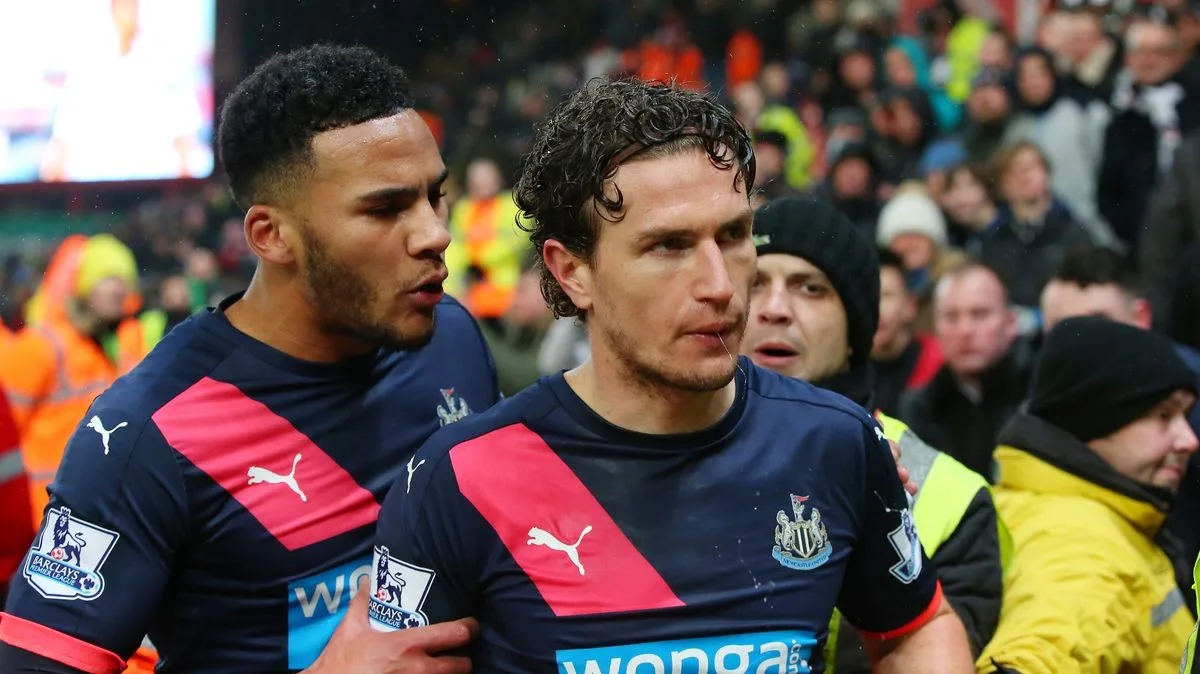 Former Premier League Star Daryl Janmaat Opens Up About Cocaine Addiction