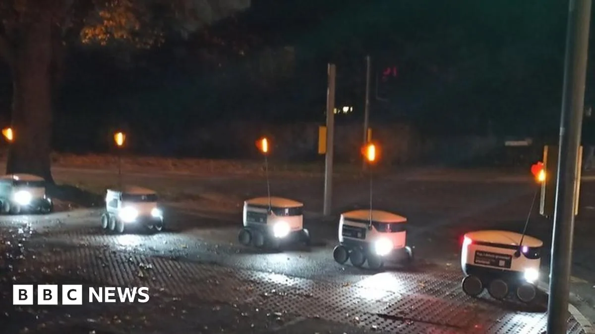 Delivery robots form orderly queue at Cambridge traffic lights