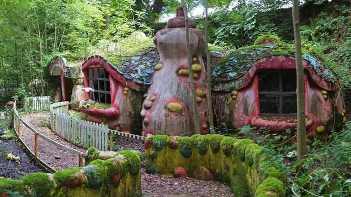 Haunting images reveal Cornwall's abandoned theme parks left to decay