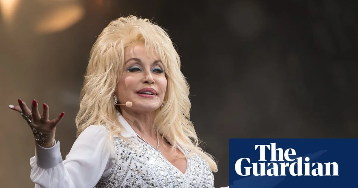 Dolly Parton Tops US Favorability Poll, Leaving Obama and Zelenskyy Far Behind