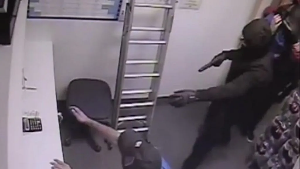 Armed Robbers Demand Free Pizza in Bungled Domino's Raid