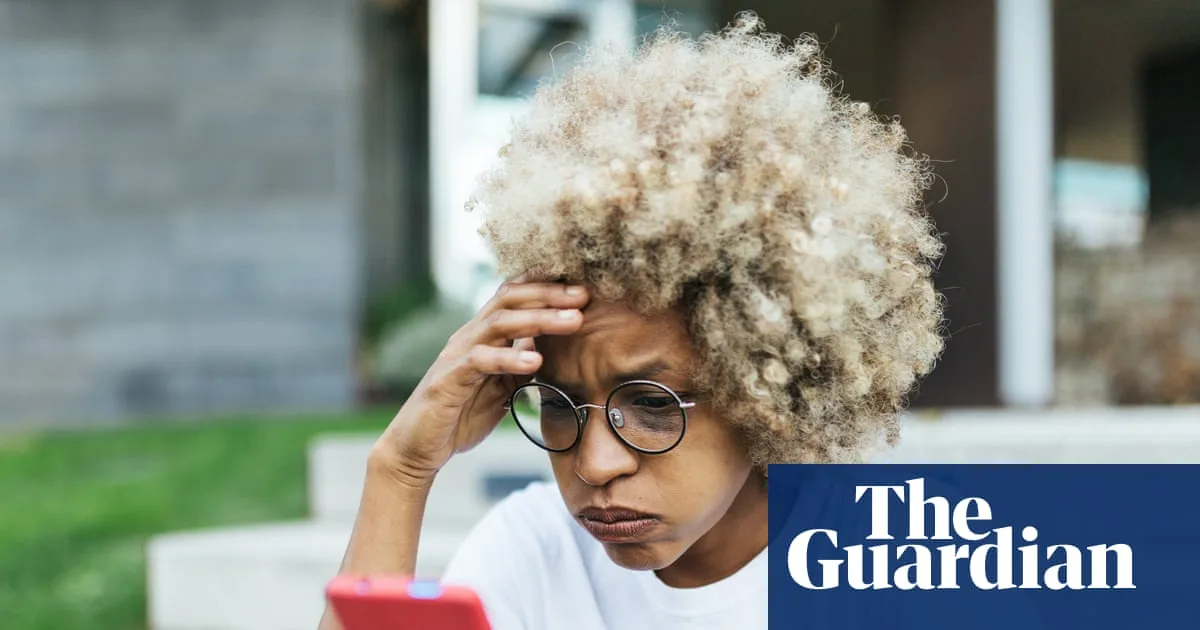 Doomscrolling Costs Brits Five Years of Life