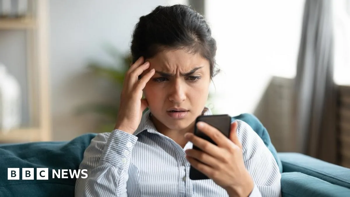 Parcel Delivery Scam Texts Expected to Surge This Christmas