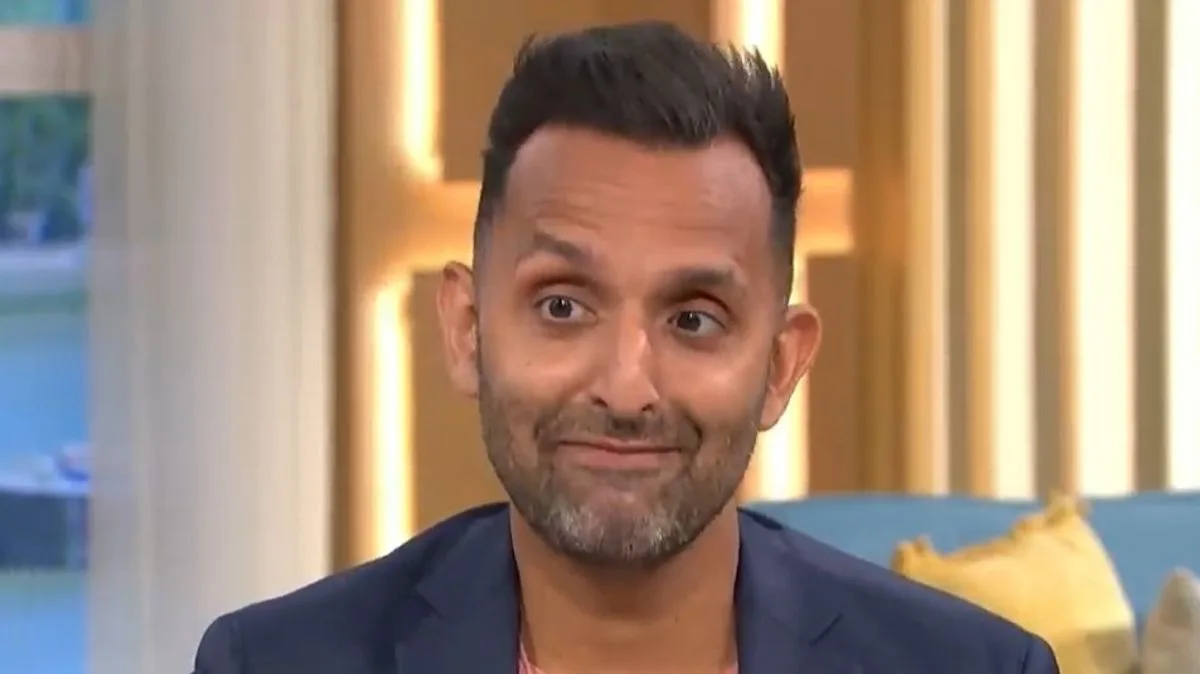 Dr Amir Khan Issues Bowel Cancer Warning to Young People on Lorraine