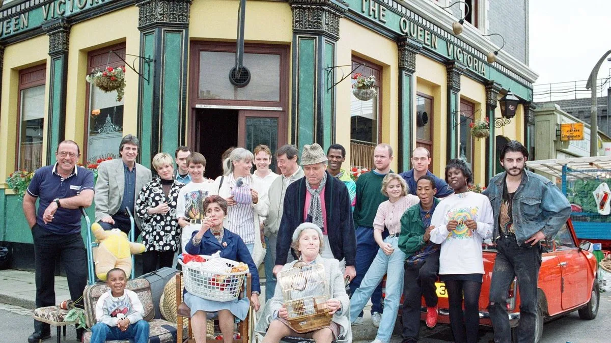 EastEnders star Mike Reid died penniless in unmarked grave