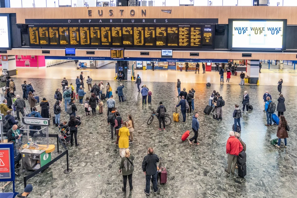 Easter 2026 Travel Chaos: Storm Dave and EU System Disruptions Hit Flights, Rail, Road and Sea