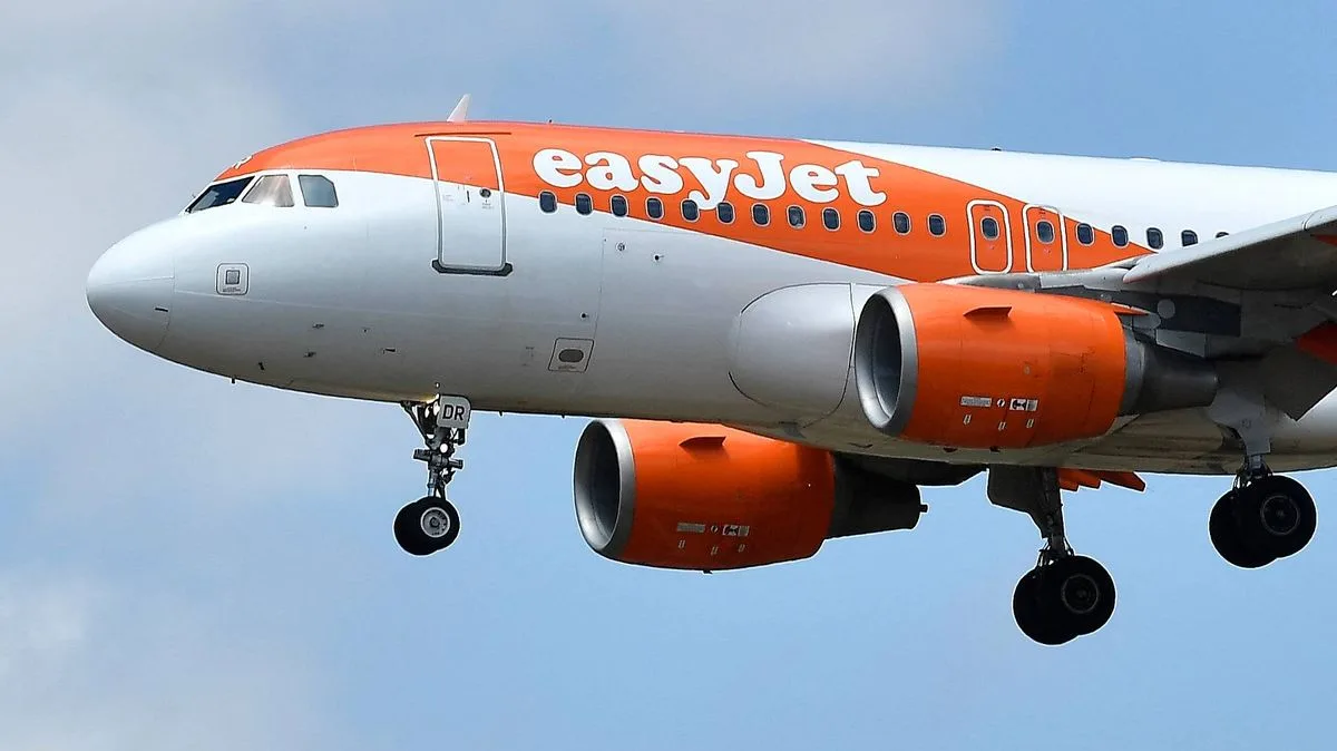 EasyJet Flight to Glasgow Diverted to Liverpool Due to 'Extraordinary Circumstance'