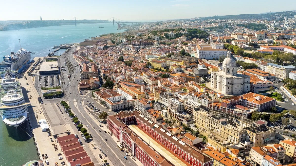 EasyJet Launches New £26 Flights to Lisbon, Europe's Top City Break