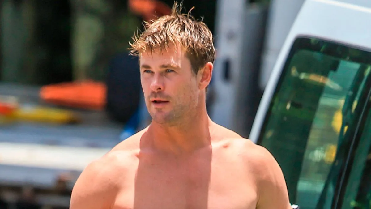 Chris Hemsworth and Elsa Pataky Enjoy Beach Day in Byron Bay with Children