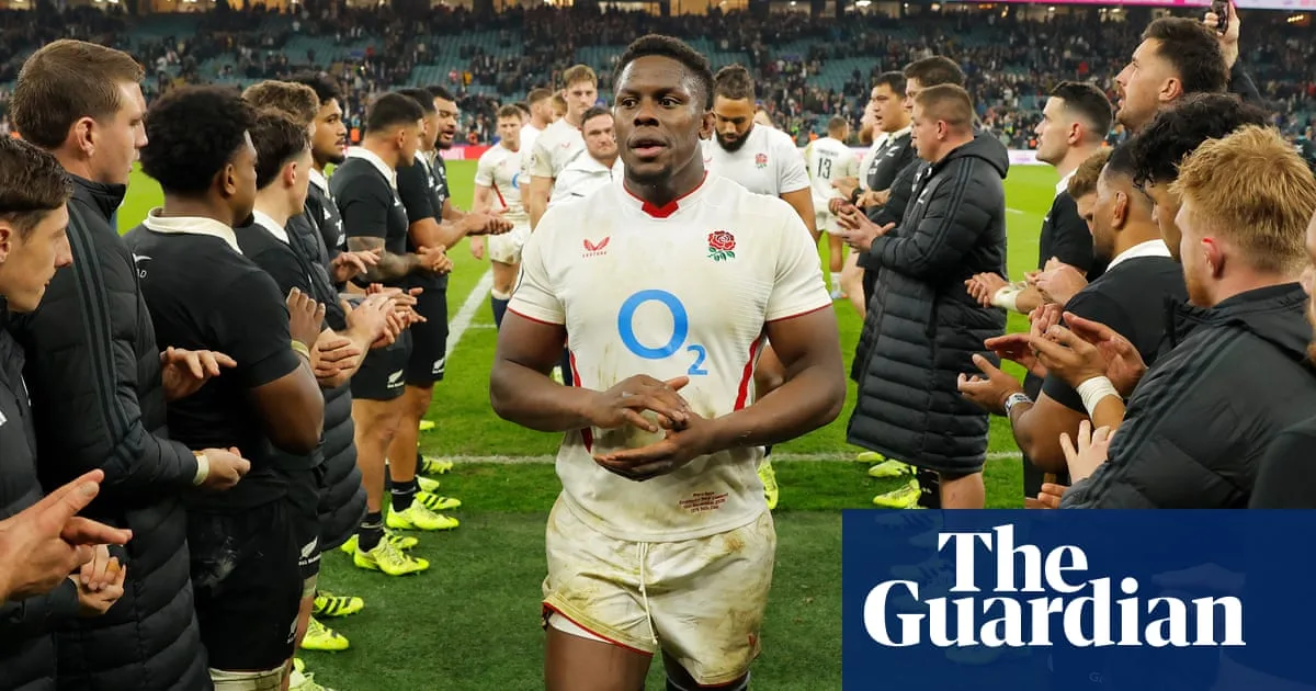 Borthwick Calls on England to Target Six Nations Glory in Paris