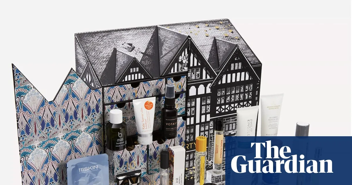 Environmental Groups Criticise Adult Advent Calendar Trend as 'Superfluous Consumerism'