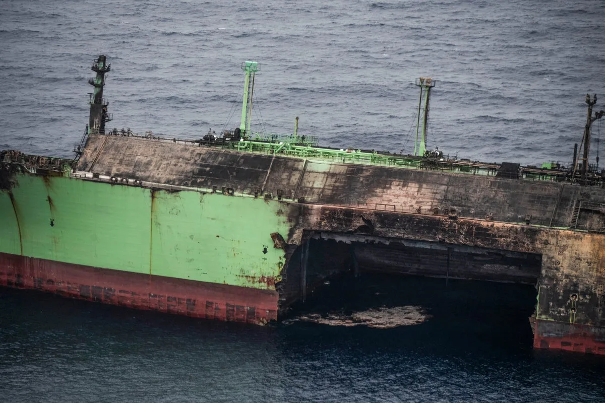 EU Warns of Ecological Disaster From Abandoned Russian Tanker