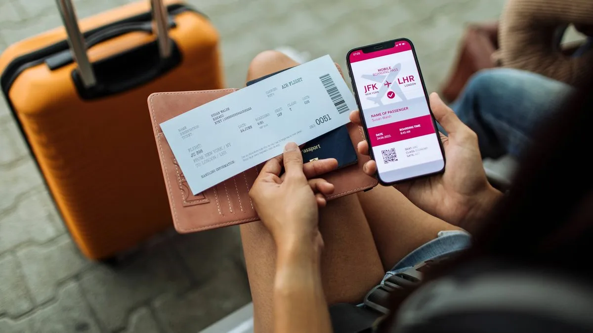 Ex-Flight Attendant Reveals Three Booking Hacks for Cheaper Flights